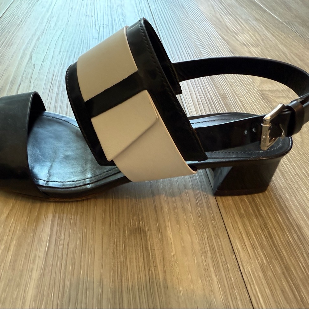 ♠️HP♠️ Tod’s Leather & Patent Leather Black and White Sandal = Size 38 - Picture 6 of 10